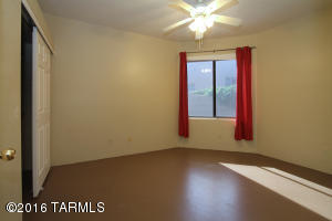 1583 E Painted Colt Loop, Tucson, AZ 85719 photo 9