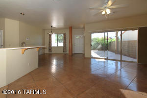 1583 E Painted Colt Loop, Tucson, AZ 85719 photo 4