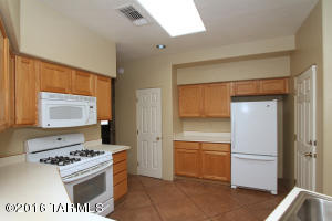 1583 E Painted Colt Loop, Tucson, AZ 85719 photo 24