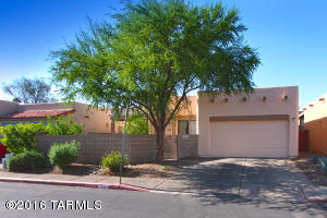 1583 E Painted Colt Loop, Tucson, AZ 85719 photo 11