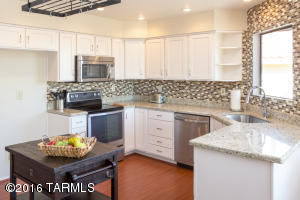 1014 E Desert Glen Dr, Oro Valley, AZ 85755 photo 5