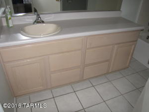 8885 E Apache Well Pl, Tucson, AZ 85730 photo 24