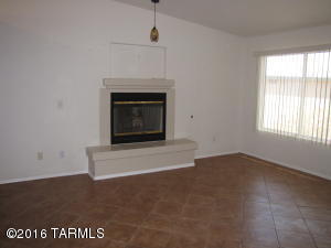 8885 E Apache Well Pl, Tucson, AZ 85730 photo 15
