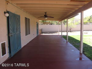 8885 E Apache Well Pl, Tucson, AZ 85730 photo 5