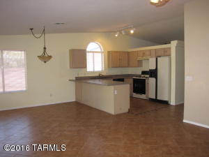 8885 E Apache Well Pl, Tucson, AZ 85730 photo 11