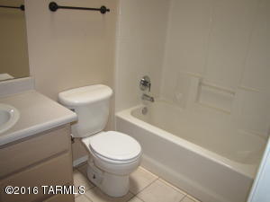 8885 E Apache Well Pl, Tucson, AZ 85730 photo 18