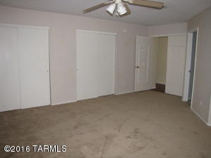 8885 E Apache Well Pl, Tucson, AZ 85730 photo 22