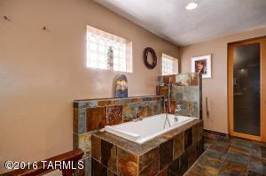 6600 E Circulo Invierno, Tucson, AZ 85750 photo 6