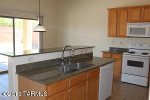 7593 E Picket Fence Ln, Tucson, AZ 85756 photo 11