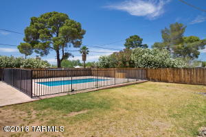 409 E Smoot Dr, Tucson, AZ 85705 photo 3