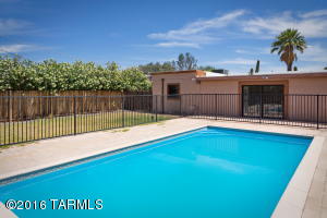 409 E Smoot Dr, Tucson, AZ 85705 photo 1