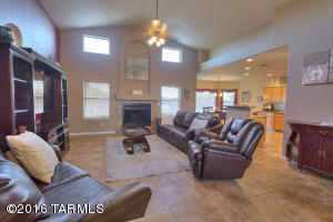9330 E Montea Pl, Tucson, AZ 85747 photo 2