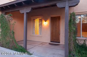 10572 E Ralph Alvarez Pl, Tucson, AZ 85747 photo 2