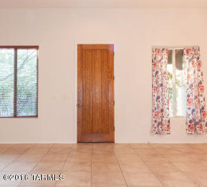 10572 E Ralph Alvarez Pl, Tucson, AZ 85747 photo 3