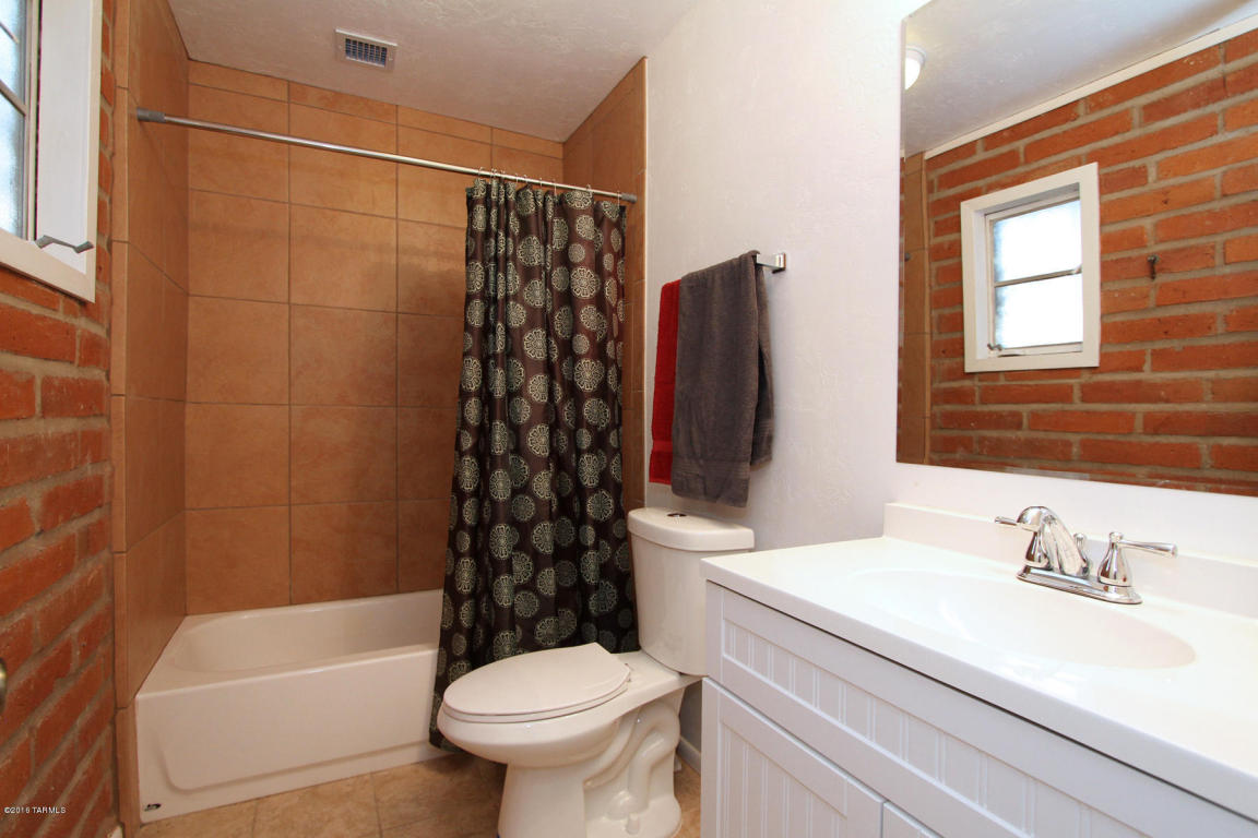 2321 E Hedrick Dr, Tucson, AZ 85719 photo 27