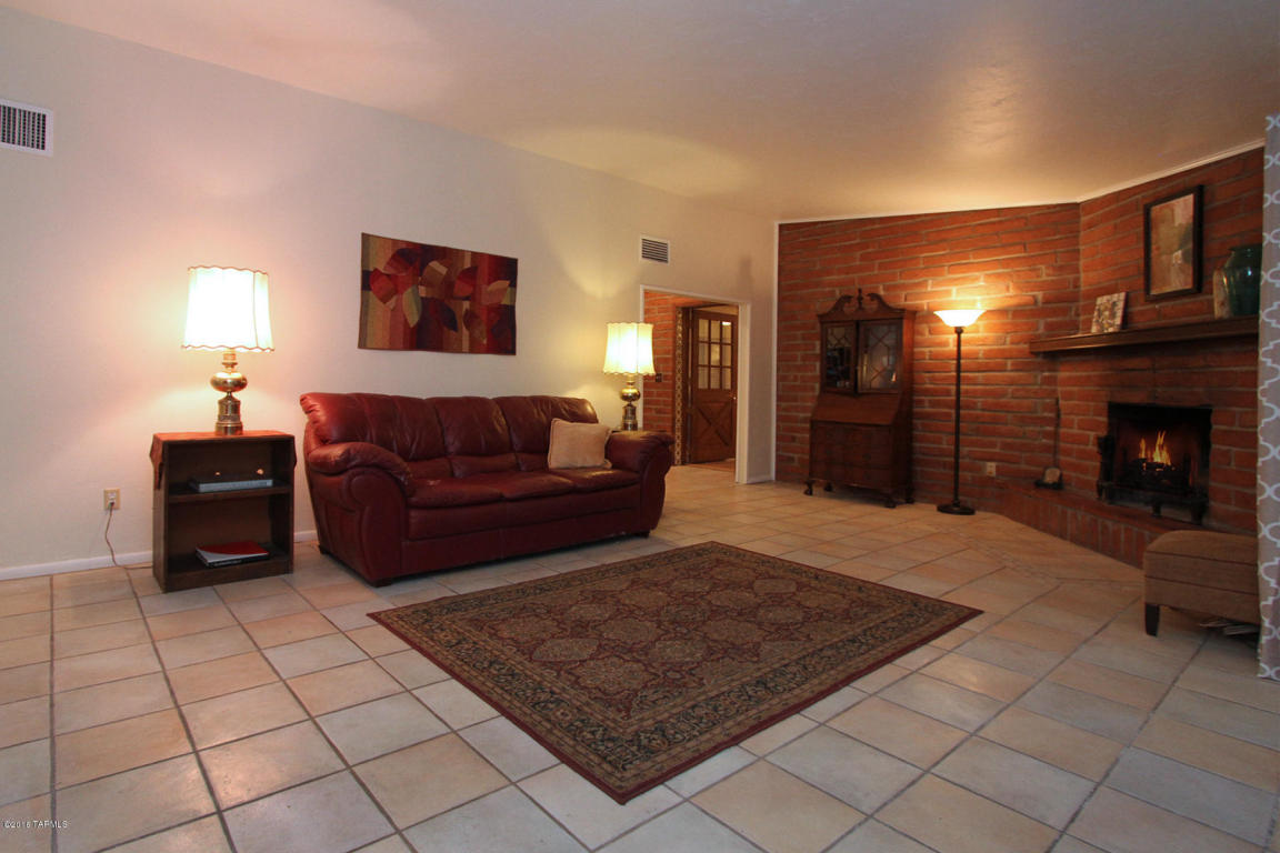 2321 E Hedrick Dr, Tucson, AZ 85719 photo 4