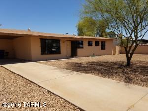 5961 E Sylvane St, Tucson, AZ 85711 photo 2