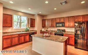 10591 E Cerulean Way, Tucson, AZ 85747 photo 5