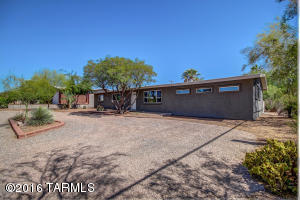 5702 E 8th St, Tucson, AZ 85711 photo 1