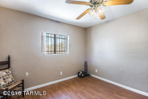 4762 E Baker St, Tucson, AZ 85711 photo 7