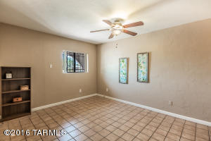 4762 E Baker St, Tucson, AZ 85711 photo 8