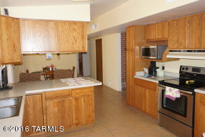9436 E Harrison Pl, Tucson, AZ 85710 photo 3
