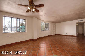 8456 E Ruby Dr, Tucson, AZ 85730 photo 7