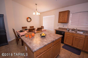 7813 S Sentinal Stone Dr, Tucson, AZ 85756 photo 3