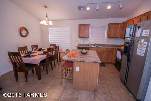 7813 S Sentinal Stone Dr, Tucson, AZ 85756 photo 2