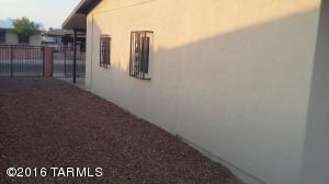 401 W Wedwick St, Tucson, AZ 85706 photo 3