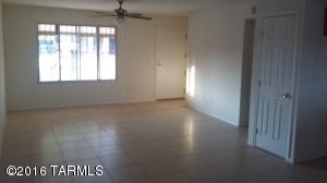 401 W Wedwick St, Tucson, AZ 85706 photo 4