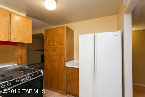 7909 E 18th Pl, Tucson, AZ 85710 photo 8