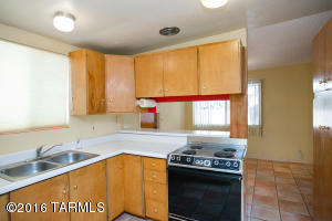 7909 E 18th Pl, Tucson, AZ 85710 photo 7