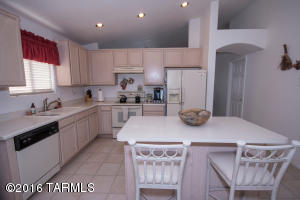 8846 E Maxwell Dr, Tucson, AZ 85747 photo 6