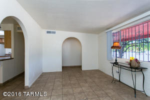 7931 Eli Pl, Tucson, AZ 85710 photo 4