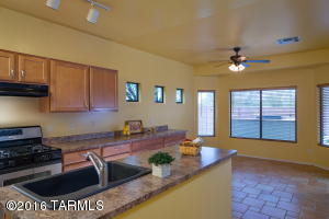 10560 E Rose Hill St, Tucson, AZ 85747 photo 2