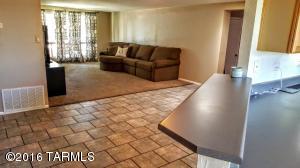 8136 E Baker Dr, Tucson, AZ 85710 photo 5