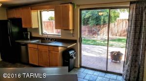 8136 E Baker Dr, Tucson, AZ 85710 photo 7