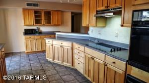 8136 E Baker Dr, Tucson, AZ 85710 photo 11
