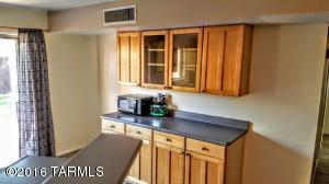 8136 E Baker Dr, Tucson, AZ 85710 photo 8
