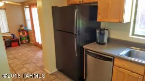 8136 E Baker Dr, Tucson, AZ 85710 photo 14