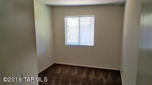 8136 E Baker Dr, Tucson, AZ 85710 photo 17