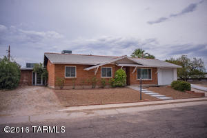 8612 E 25th Pl, Tucson, AZ 85710 photo 1