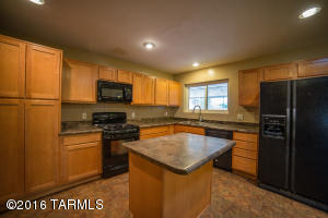 8612 E 25th Pl, Tucson, AZ 85710 photo 3
