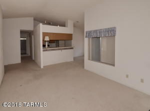9272 N Eaglestone Loop, Tucson, AZ 85742 photo 4