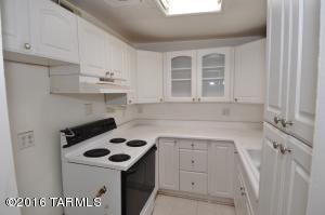 7652 E Persimmon Dr, Tucson, AZ 85730 photo 3