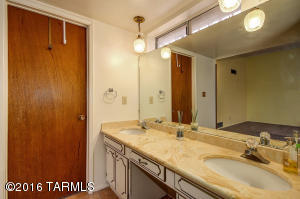 8917 E Palm Tree Dr, Tucson, AZ 85710 photo 25