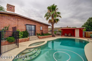 8917 E Palm Tree Dr, Tucson, AZ 85710 photo 6