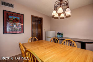 8917 E Palm Tree Dr, Tucson, AZ 85710 photo 11