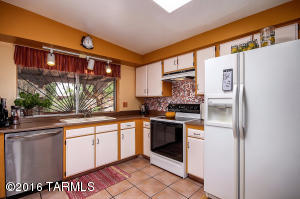 8917 E Palm Tree Dr, Tucson, AZ 85710 photo 7